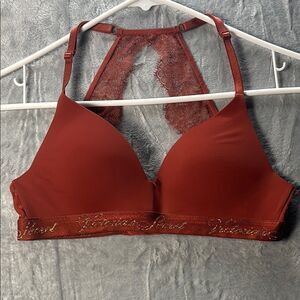 Victoria’s Secret Amber Lace Racerback Soft Cup Wire free Bra Size 32B